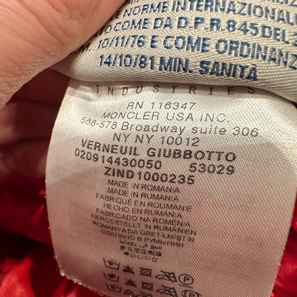 Puffy Jacket Moncler. Vintage 🔥. Red hoodie with 100% down. - Picture 10 of 10